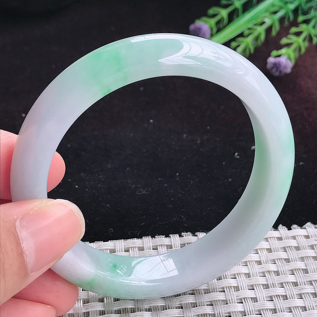 实拍A货翡翠55.5/13.1/8.5老坑温润飘阳绿手镯宽边玉镯平安镯百搭