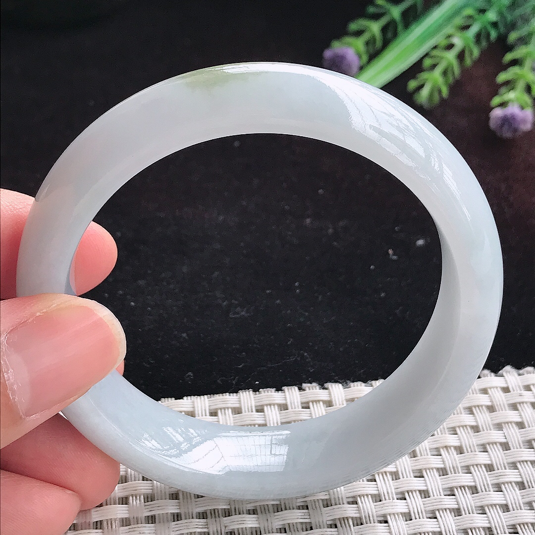 实拍A货翡翠56/14.8/8.3老坑秀气温润飘花手镯宽边玉镯平安镯百搭