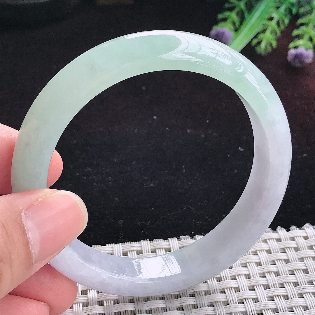 实拍A货翡翠56/12.2/8老坑秀气冰润晴底手镯宽边玉镯平安镯百搭