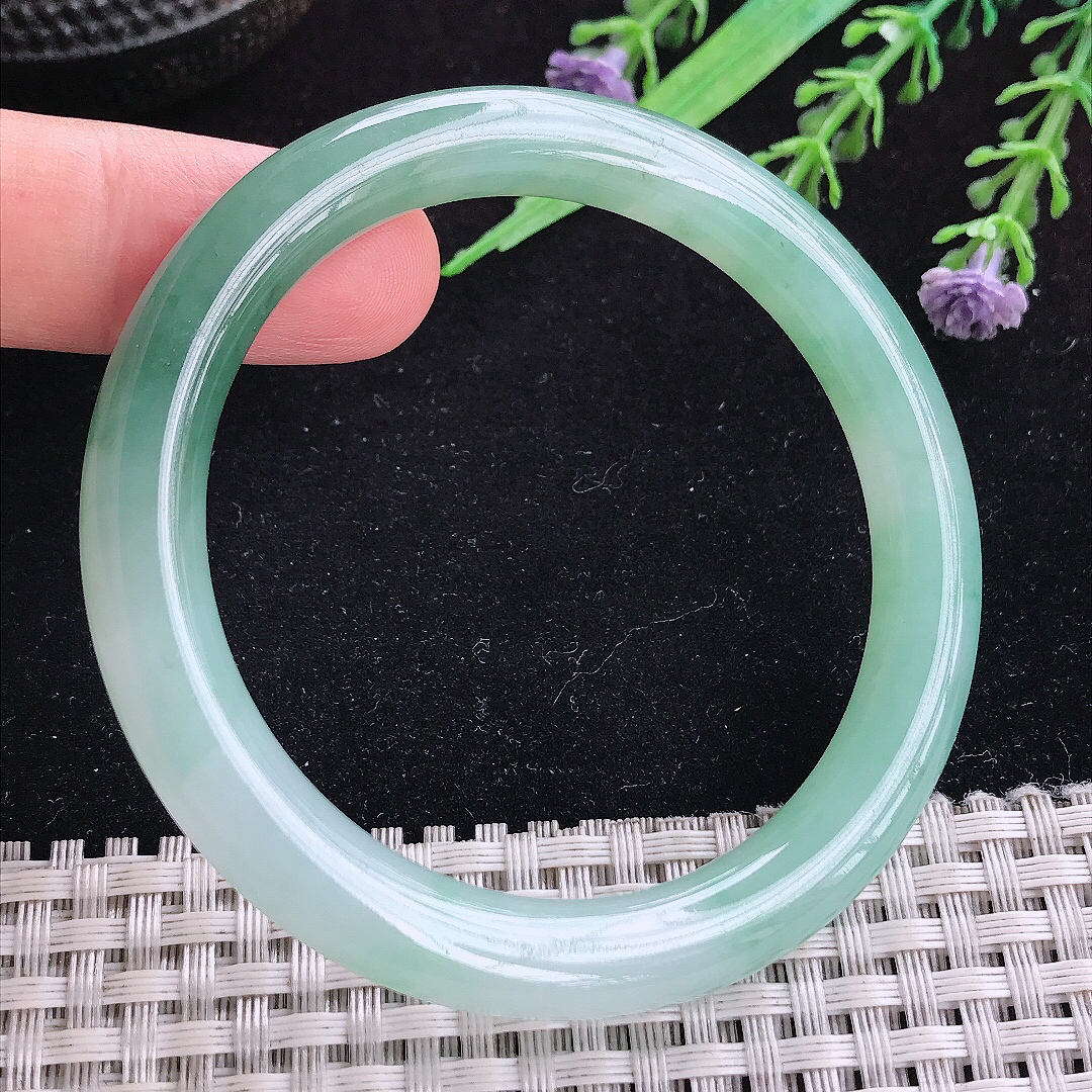 实拍A货翡翠53.5/8.6/8.5老坑冰润起胶飘花圆条手镯玉镯平安镯百搭