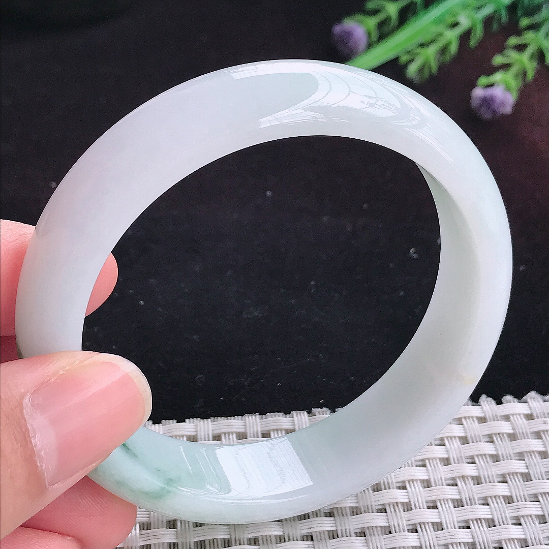 实拍A货翡翠57.8/15/8老坑精美温润飘花手镯宽边玉镯平安镯百搭