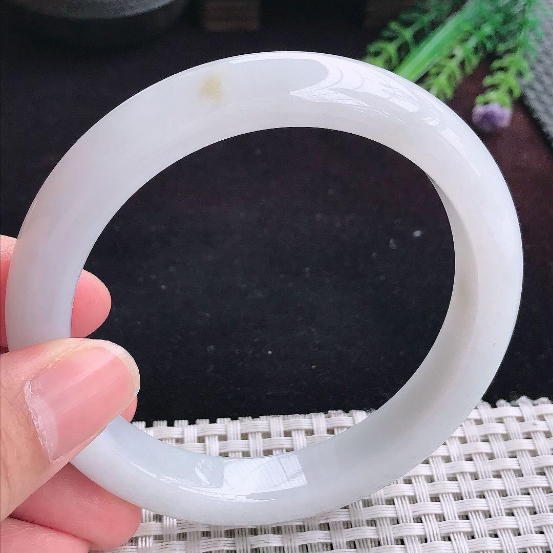 实拍A货翡翠64/12.6/9.2大圈口老坑温润白月光手镯宽边玉镯平安镯百搭
