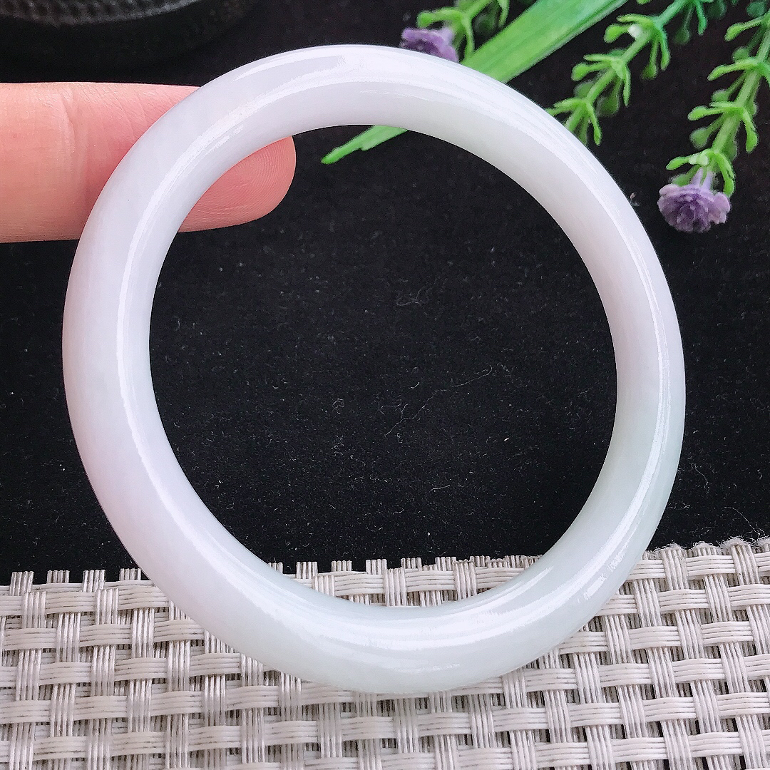 实拍A货翡翠56/8.4/8.6老坑秀气冰润白月光圆条手镯玉镯平安镯百搭