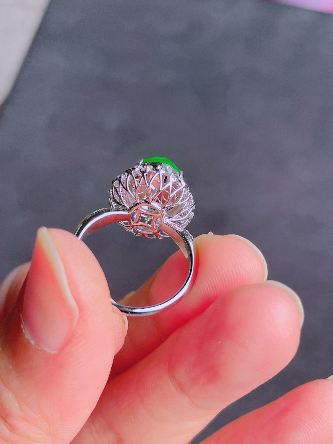 ️高冰绿蛋面戒指 晶莹剔透，新颖时尚，品相，12-10-5