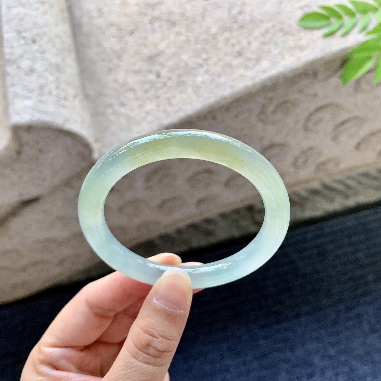 圆条52 53，圈口52.8/8/7.8，编码DJ080708，糯冰黄翡，水润，种老，细腻，打灯有棉线