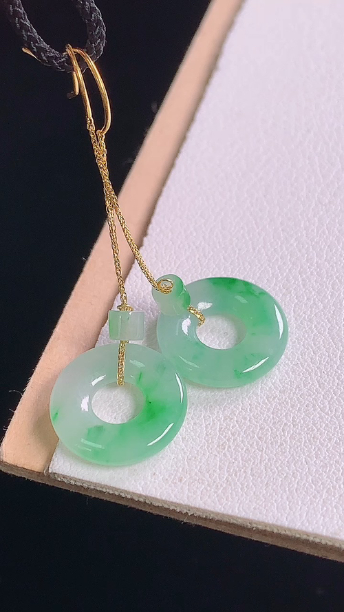 冰飘绿平安圈耳坠，无裂，尺寸:13.3-2.4mm