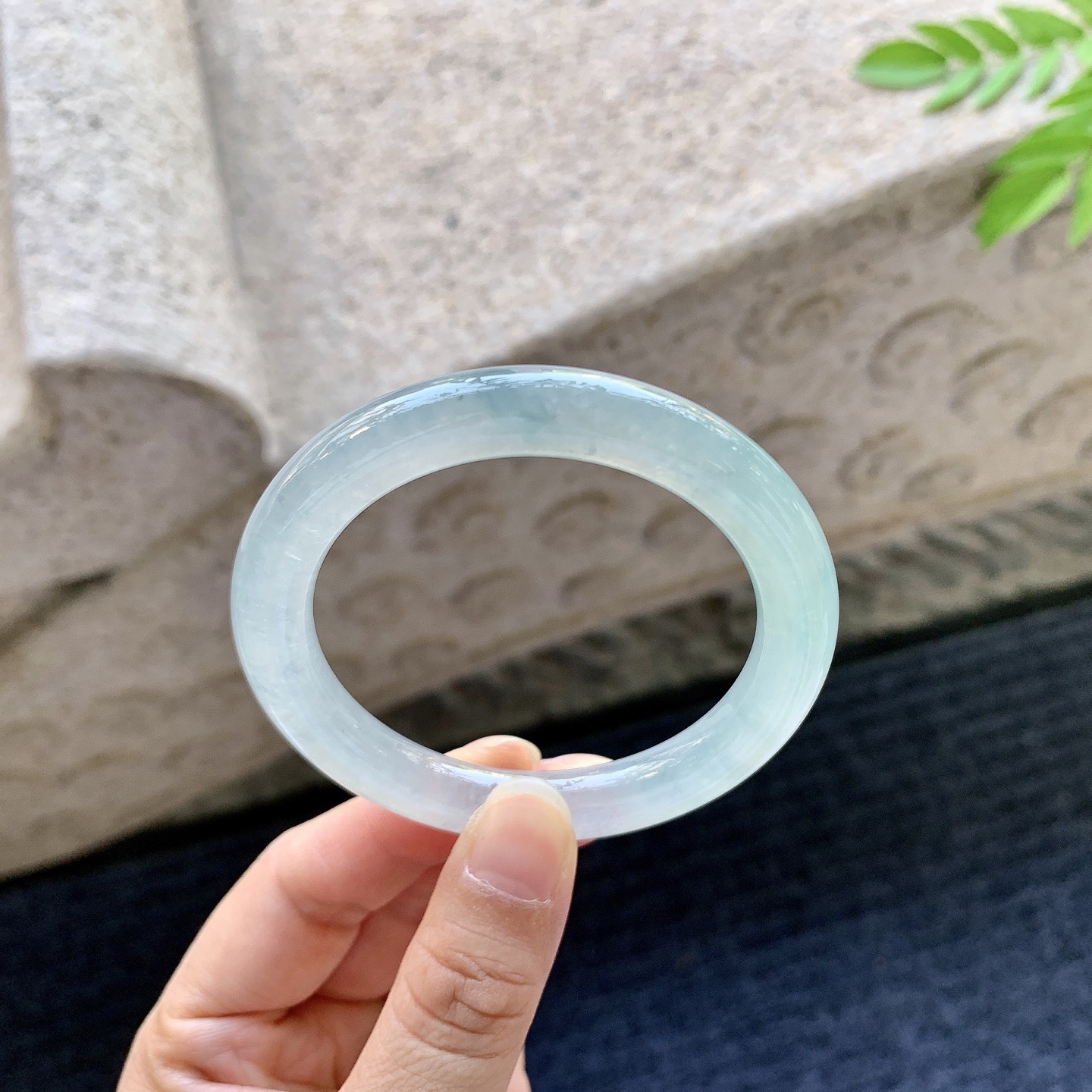 圆条50 51，圈口51.4/8.3/8.7，编码C5080707，糯冰飘花，水润，种老，细腻，打灯有絮线