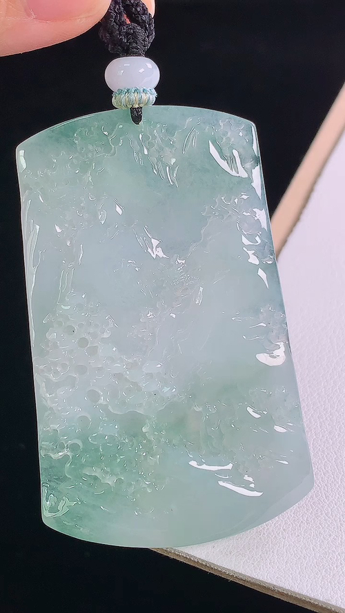 冰种山水牌，无裂，尺寸:62.9-39.7-7.6mm