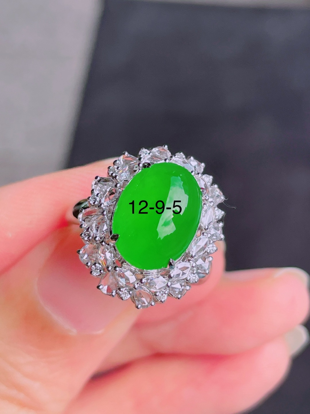 ️高冰绿蛋面戒指 晶莹剔透，新颖时尚，品相，12-9-5