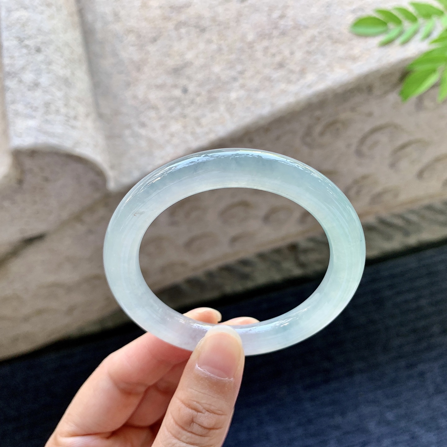 圆条50 51，圈口51.4/8.3/8.7，编码C5080707，糯冰飘花，水润，种老，细腻，打灯有絮线
