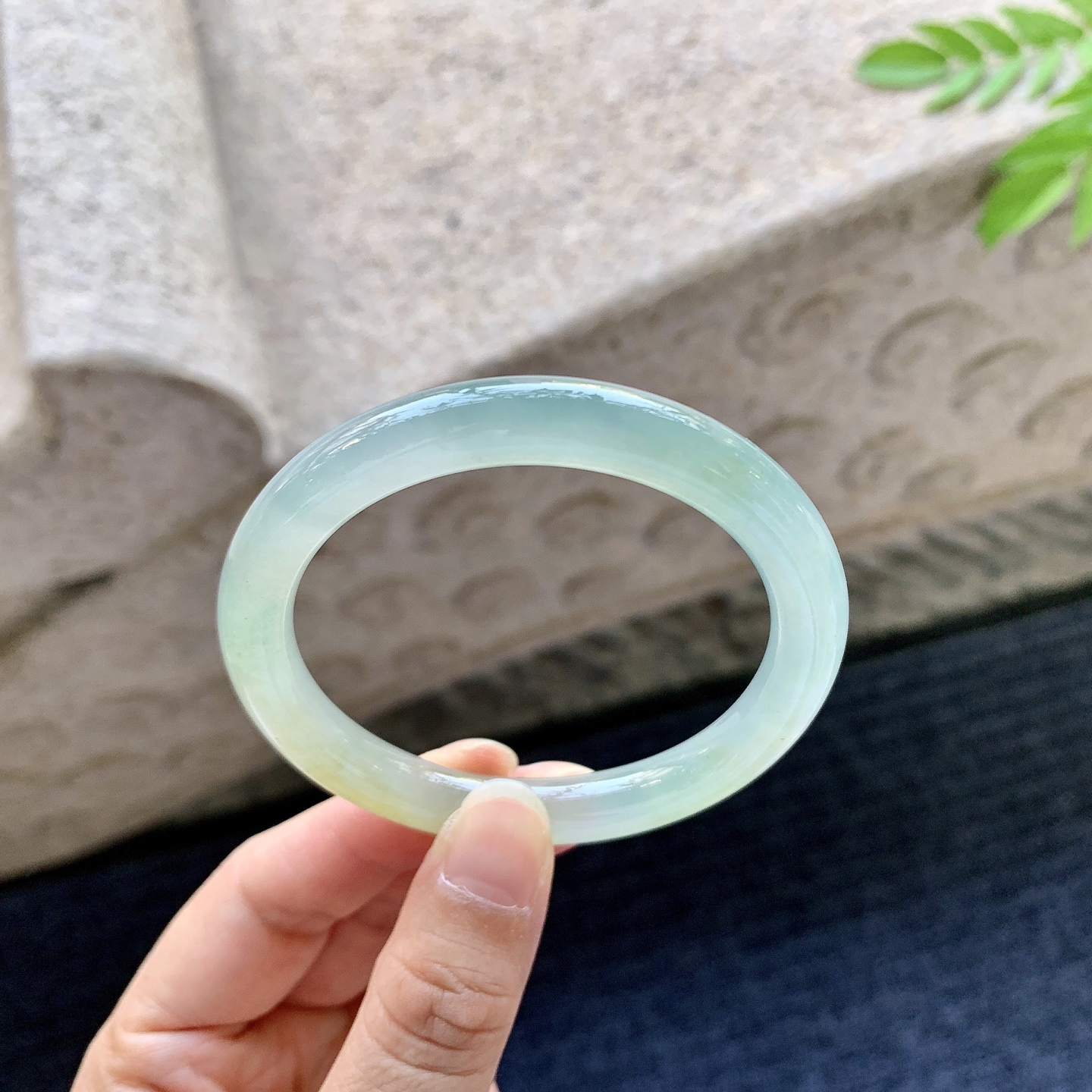 圆条52 53，圈口52.8/8/7.8，编码DJ080708，糯冰黄翡，水润，种老，细腻，打灯有棉线