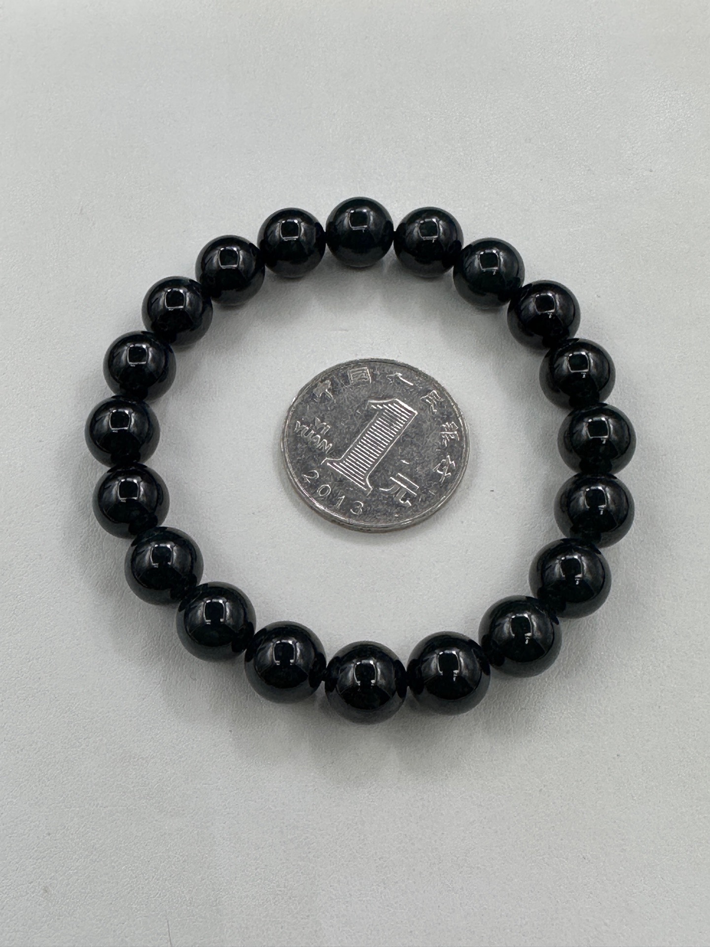 【墨翠手串10mm】老坑冰种   黑度极黑  灯照全透  呈帝王绿  种老起光   底极细腻  圆润饱满