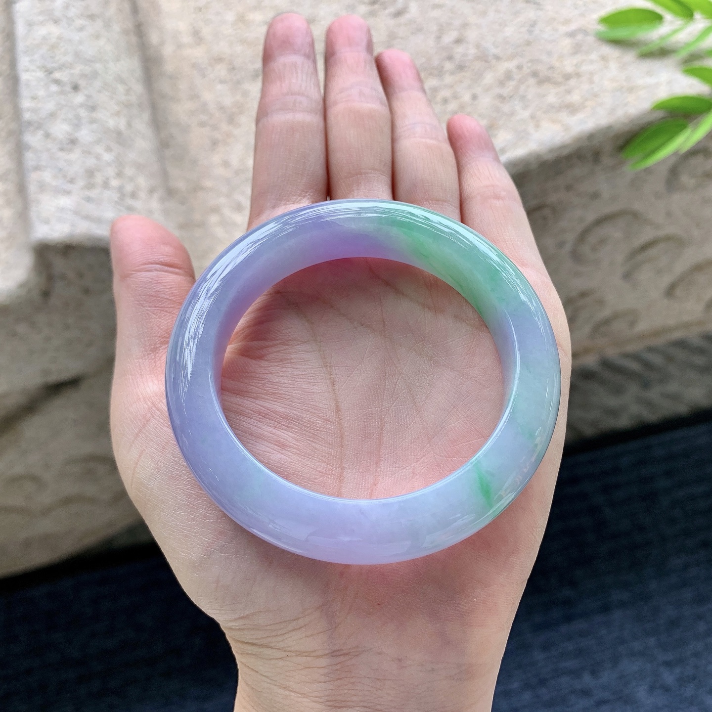 正圈51 52，圈口52.8/12.2/9，编码FL062692，描述春彩，水润，种老，细腻，有纹线