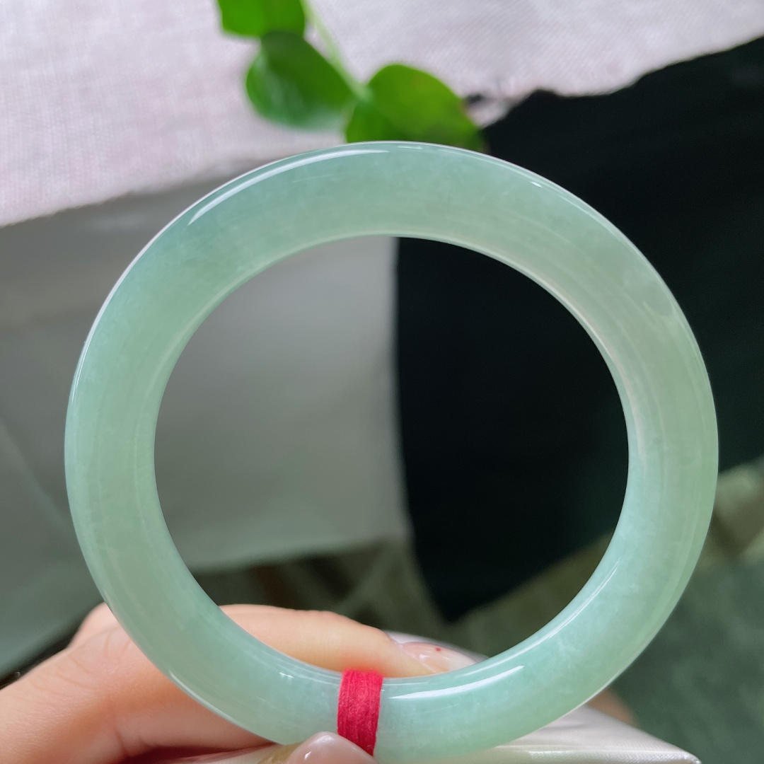 绿底圆条，颜色好，甜美又优雅，细润，种老，减龄显气质，无裂，48976a