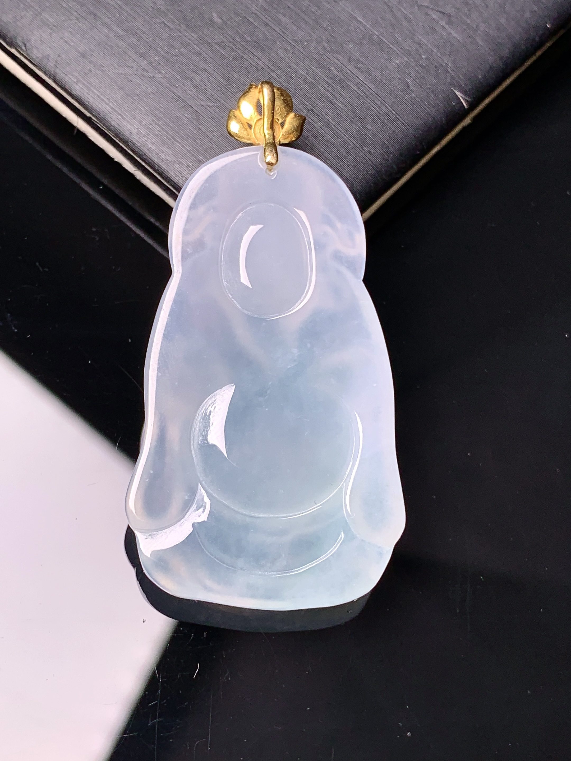 18k金镶嵌冰种财神吊坠 玉质细腻 色泽艳丽清新 水润亮眼 整体尺寸45.2*23.2*5.8 h3