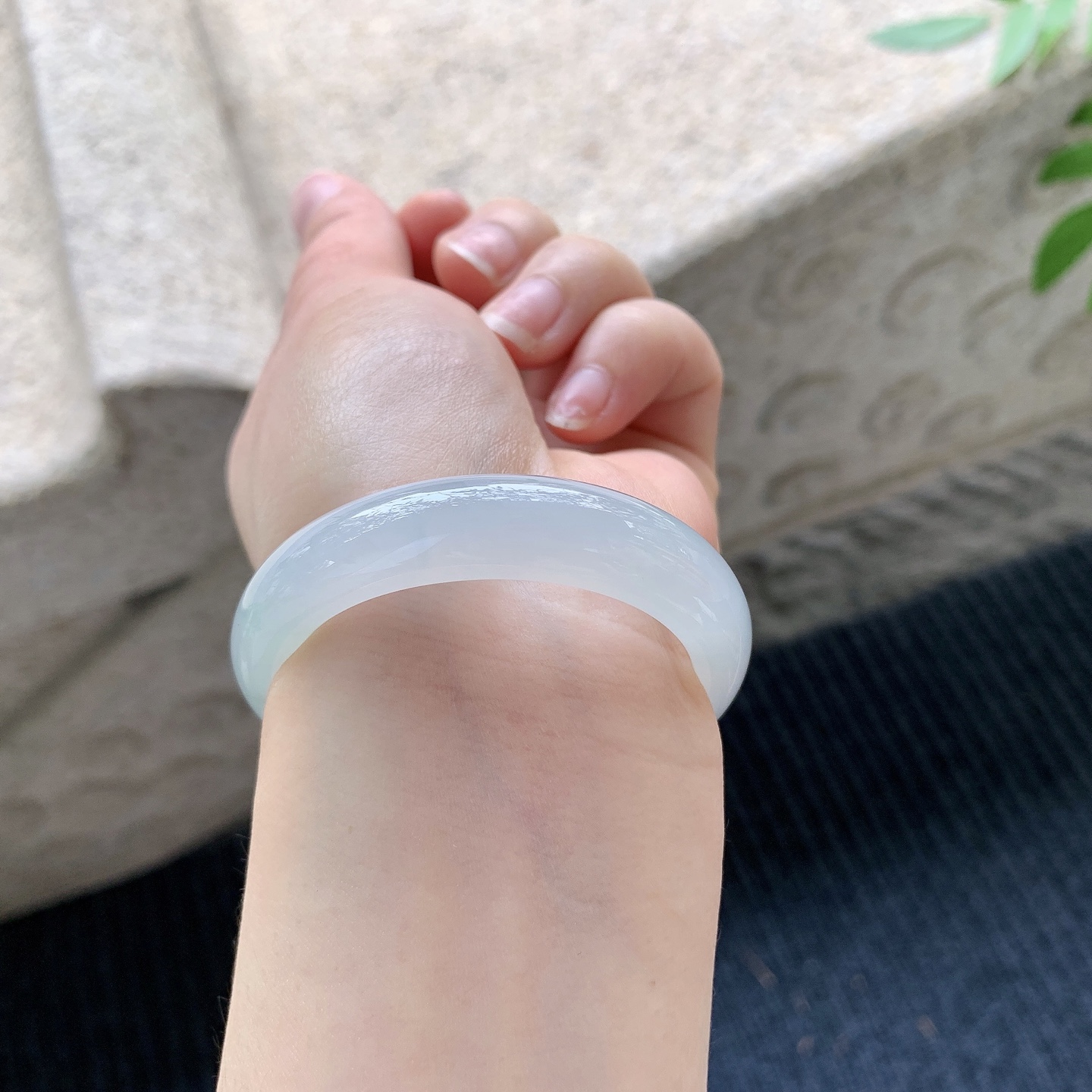 糯冰晴底，水润，种老，细腻，无裂