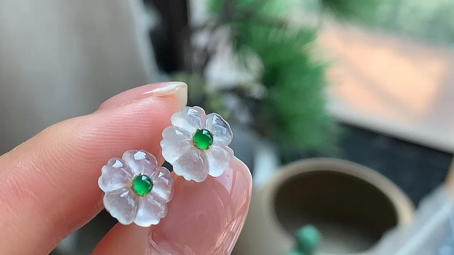 天然翡翠，冰飘花耳钉18k金，尺寸9.5-2 an86