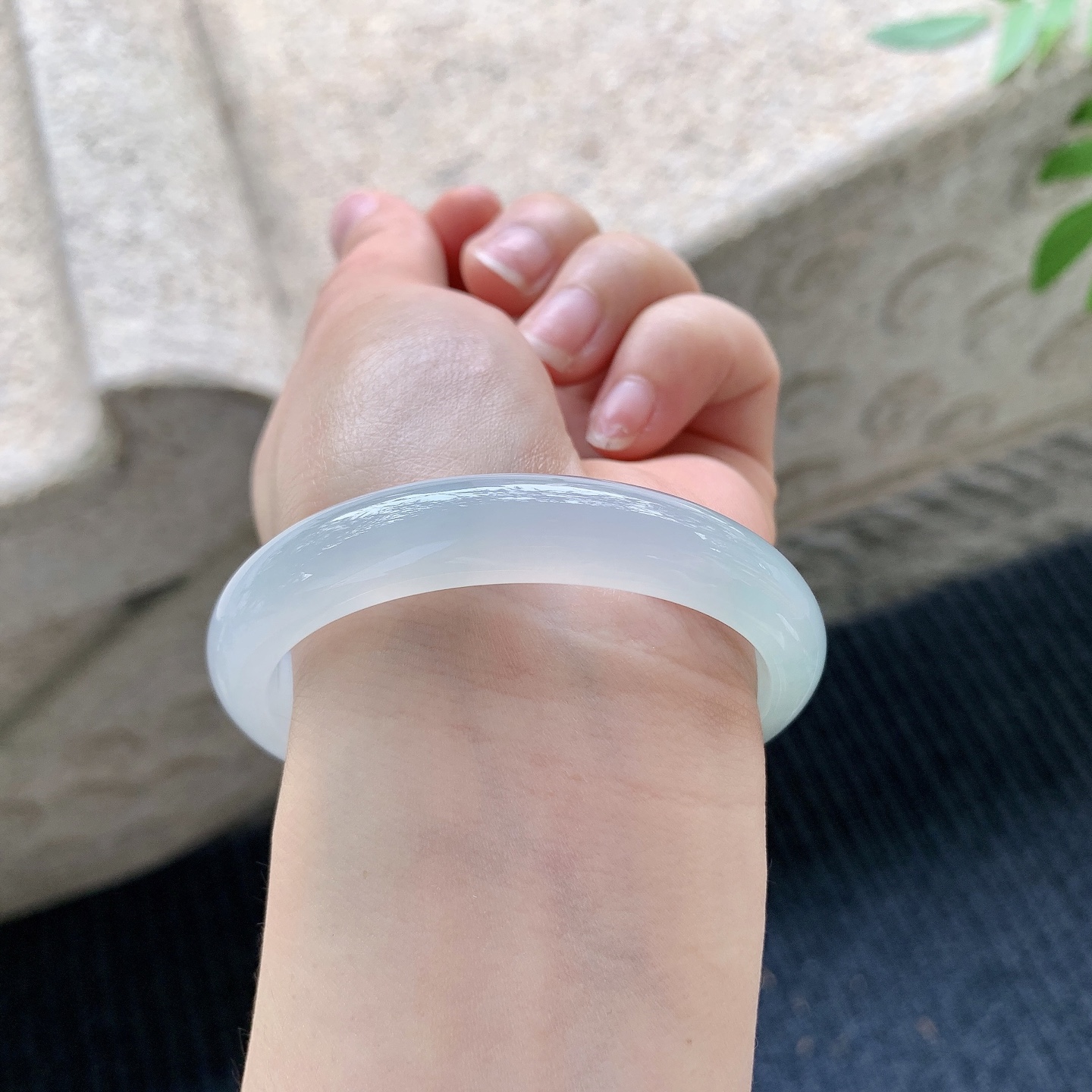 糯冰晴底，水润，种老，细腻，无裂