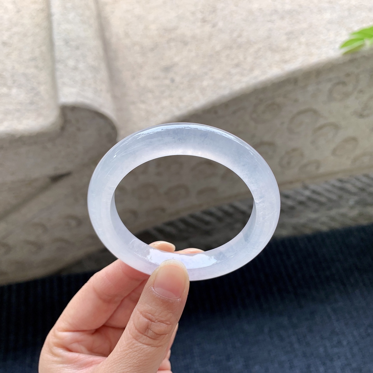 正圈50 51，圈口51.2/9.6/8.8，编码G7080252，描述：冰种，白冰，水润，清透，种老，细腻，无裂。