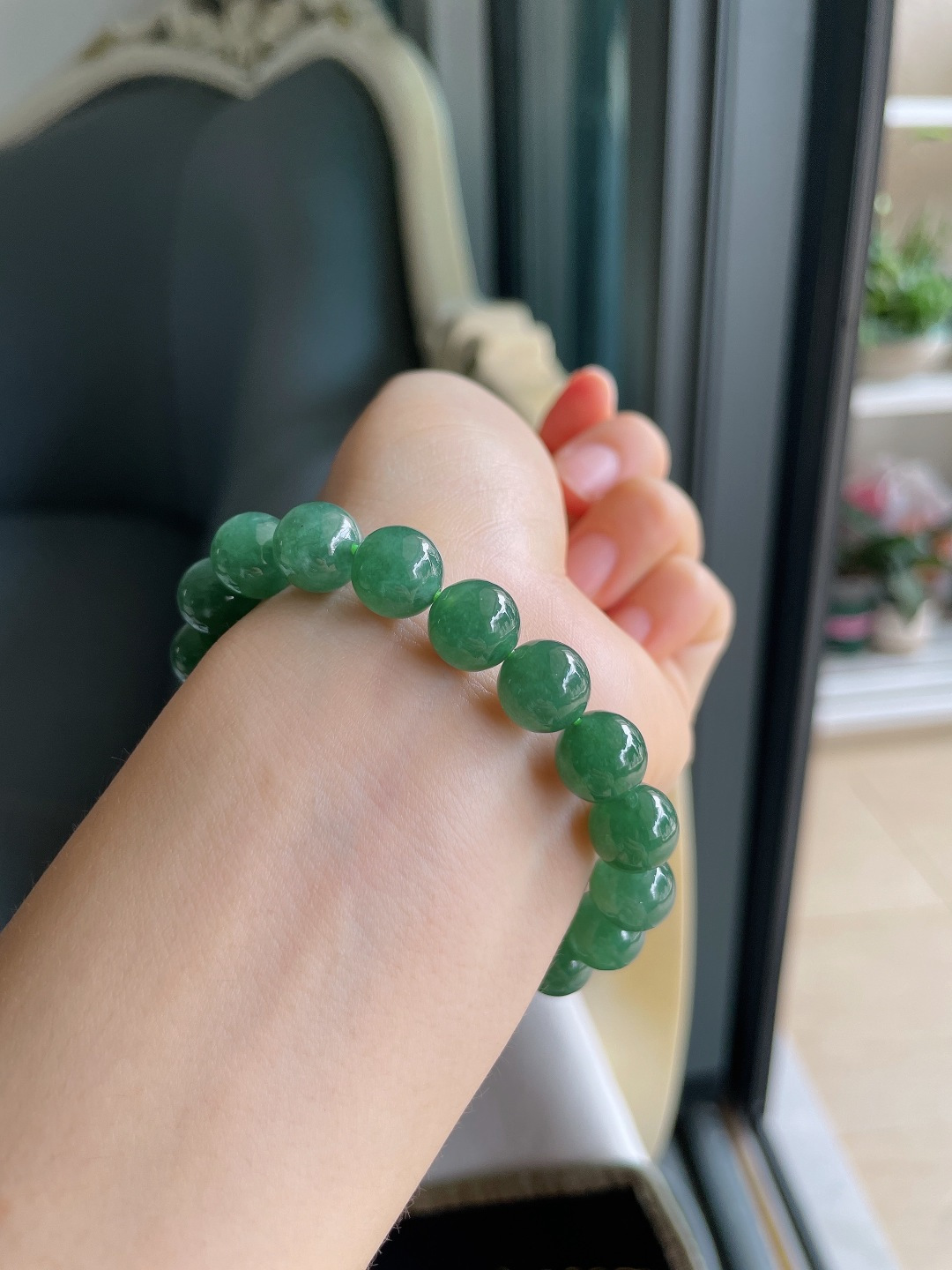 ️，缅甸天然翡翠A货，冰满绿油绿手串，尺寸：9.8mm。【编4498，4499】