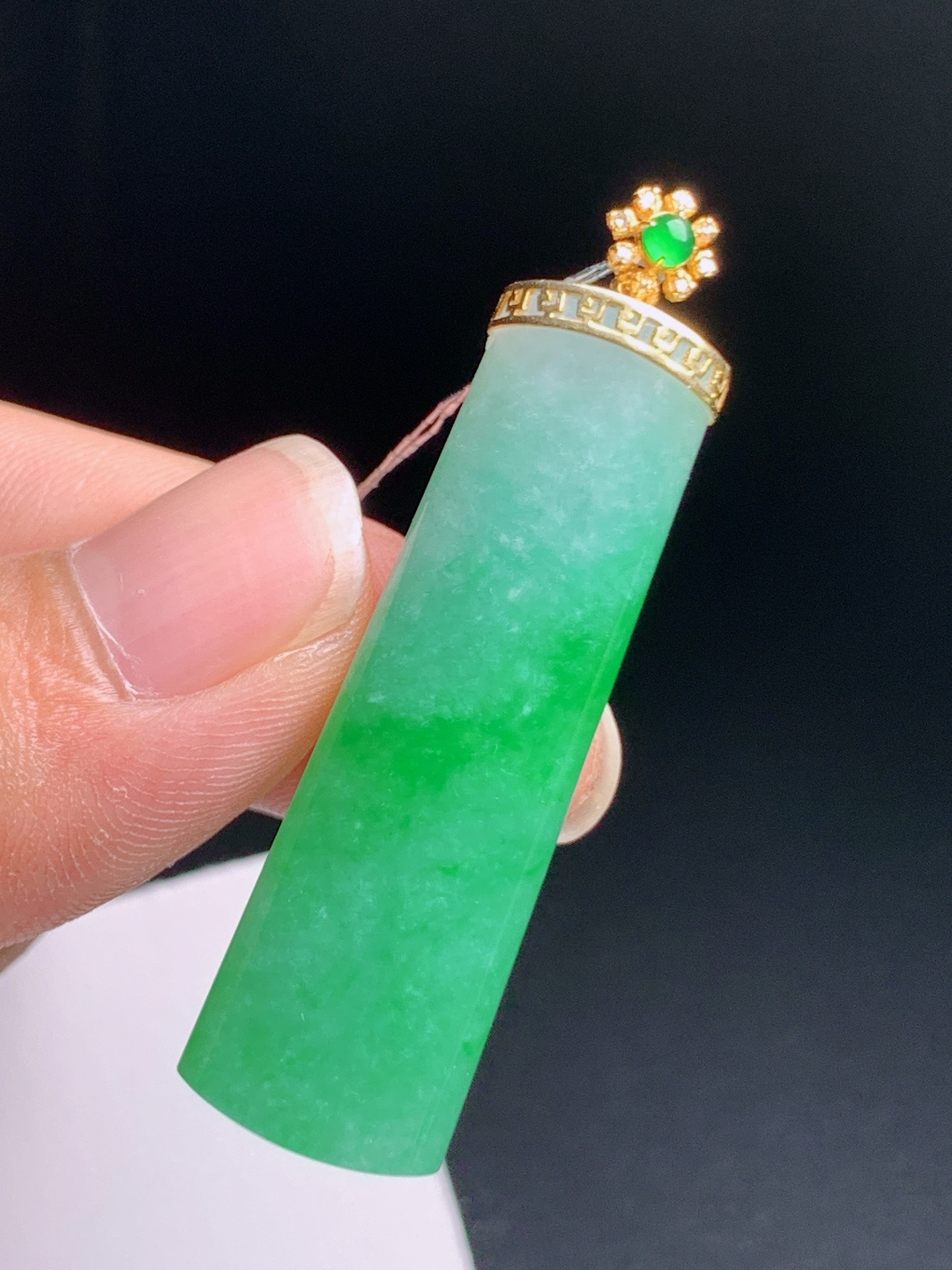 ️ 阳绿无事牌吊坠，翠色明艳，种水细腻，平安无忧