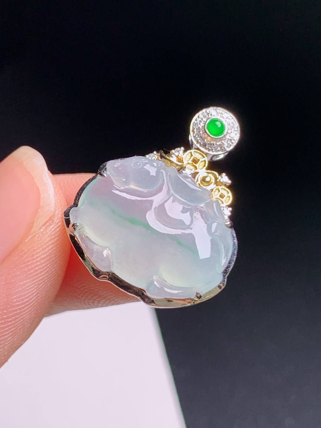 ️ 马上有钱吊坠，清润起光，雕工精致，马到功成
