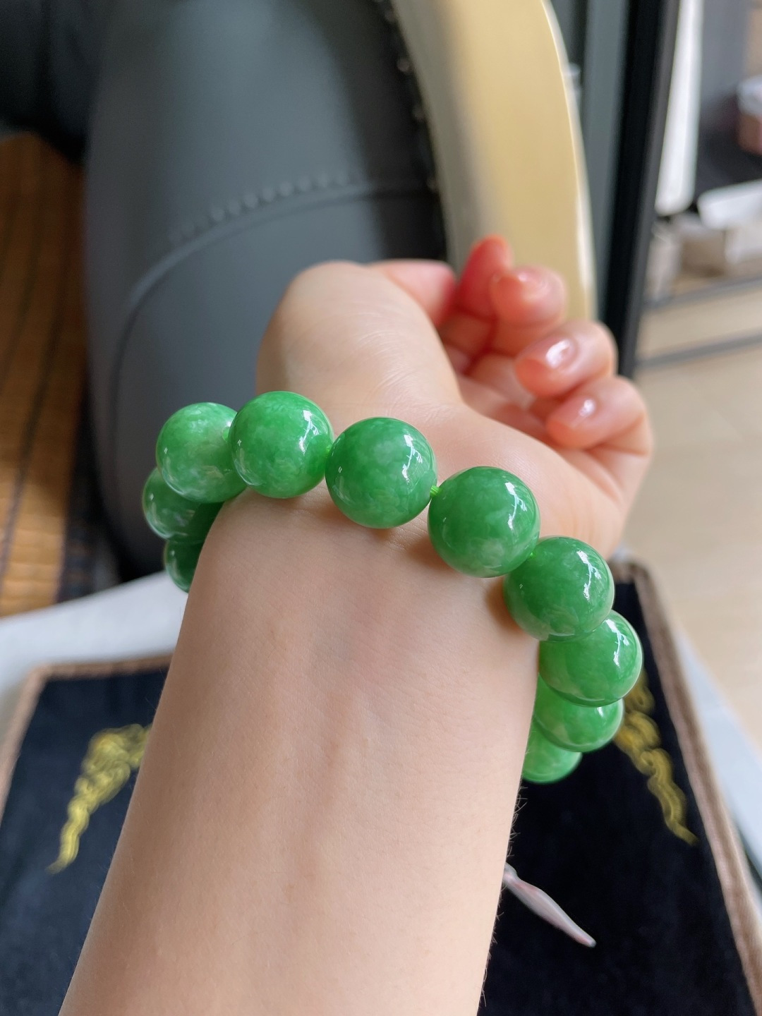 ️，缅甸天然翡翠A货，满绿手串，大颗粒，尺寸：14.2mm。-695