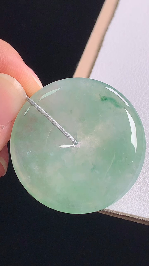 ️冰晴飘花平安扣，无裂，尺寸:35.9-5.0mm