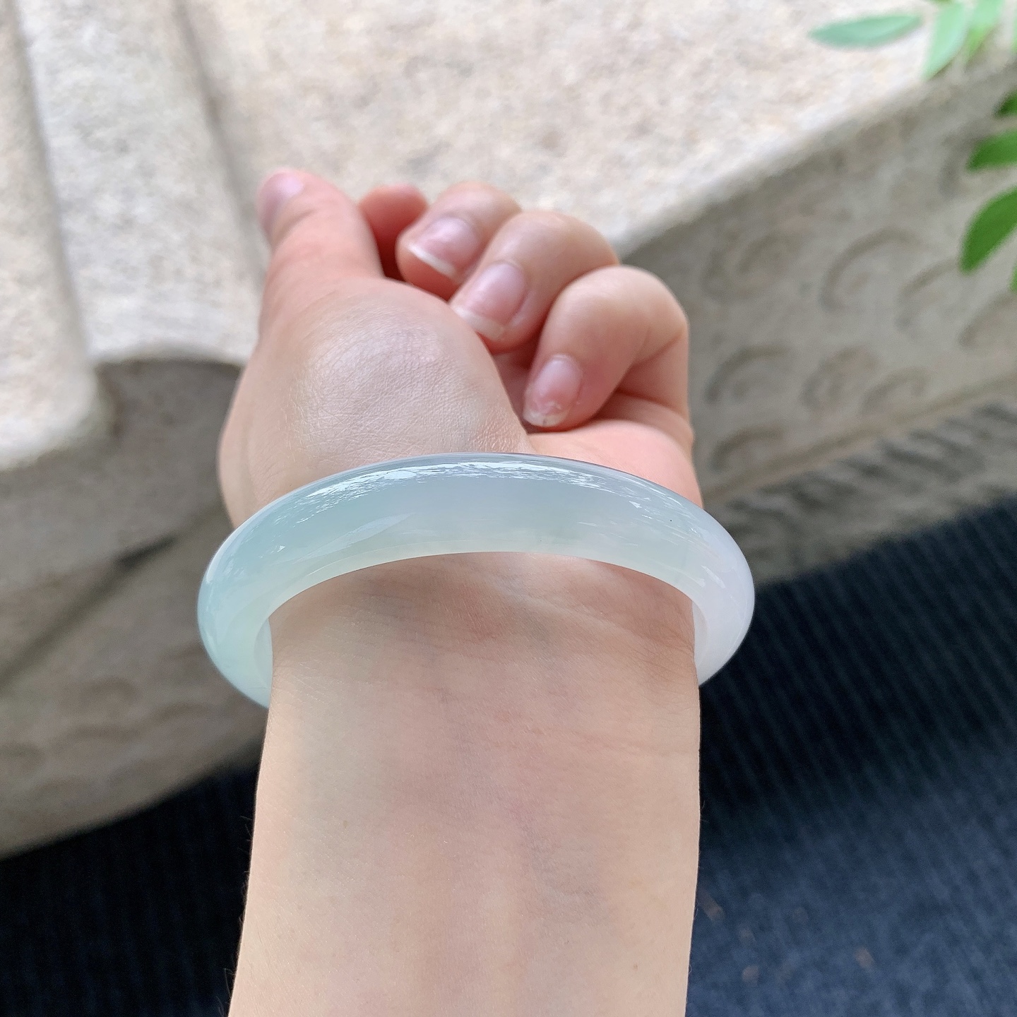 糯冰晴底，水润，种老，细腻，无裂