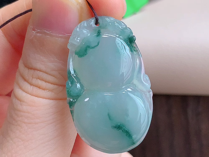 ️ 葫芦，无裂，尺寸33.9-21.1-5.5mm，包A附证书