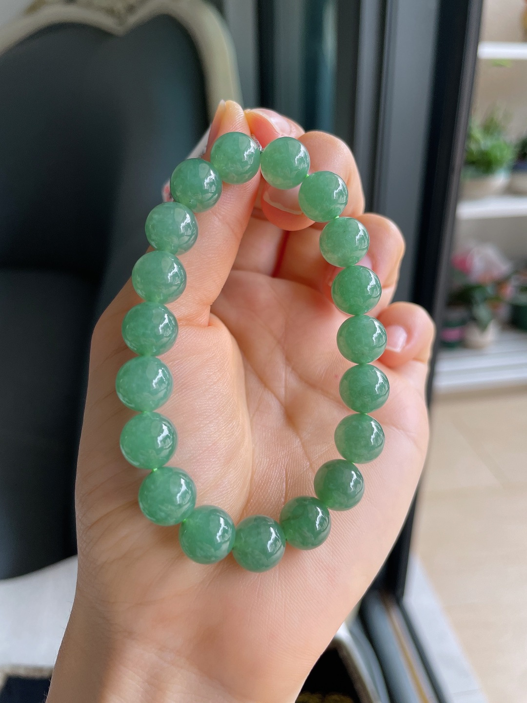️，缅甸天然翡翠A货，冰满绿油绿手串，尺寸：10mm。【编4500】