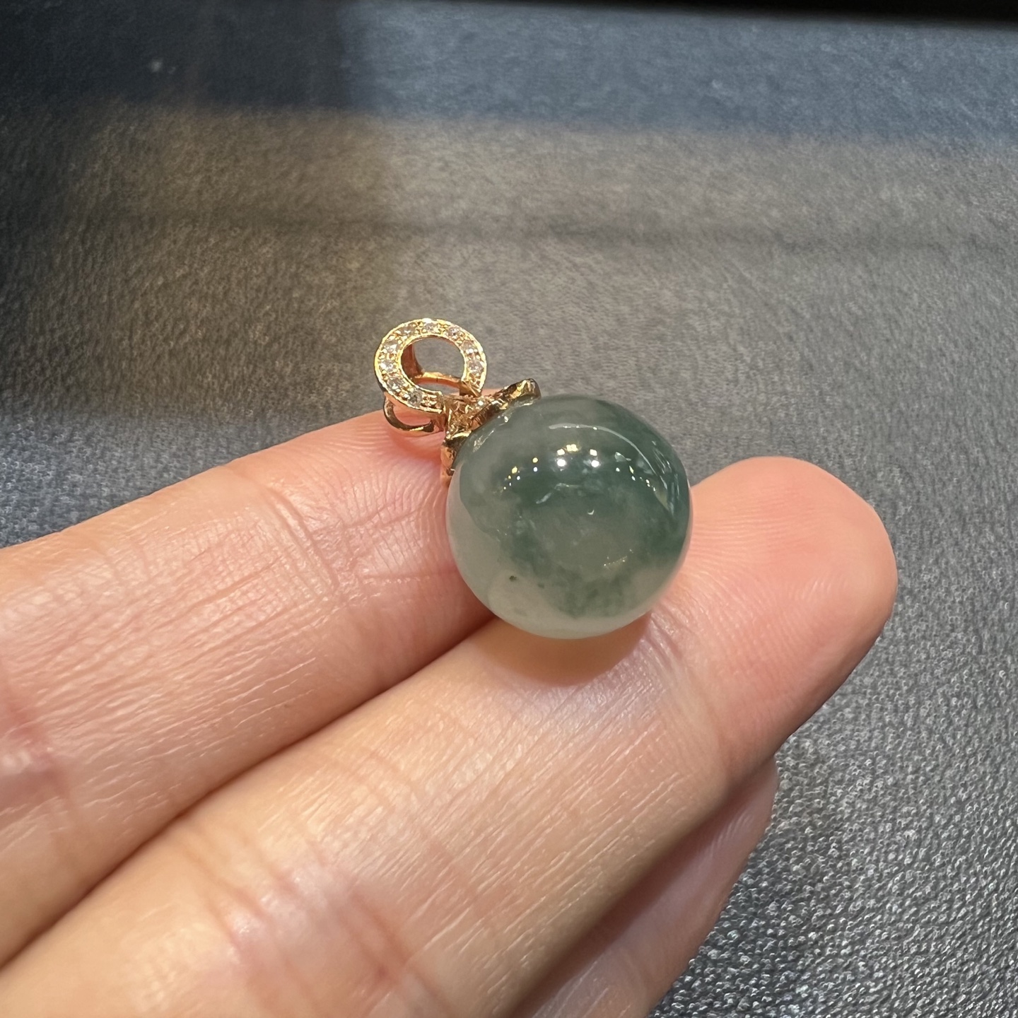 18k金钻石镶嵌冰飘蓝花翡翠圆珠子吊坠天然缅甸A货