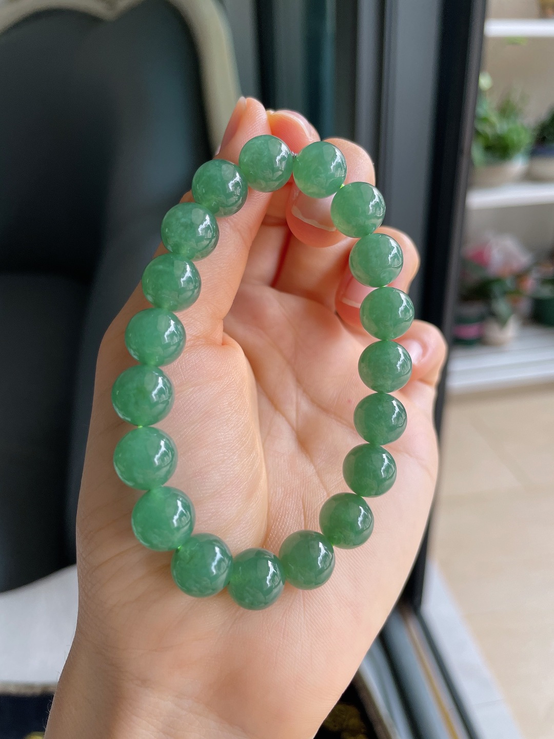 ️，缅甸天然翡翠A货，冰满绿油绿手串，尺寸：10mm。【编4509】