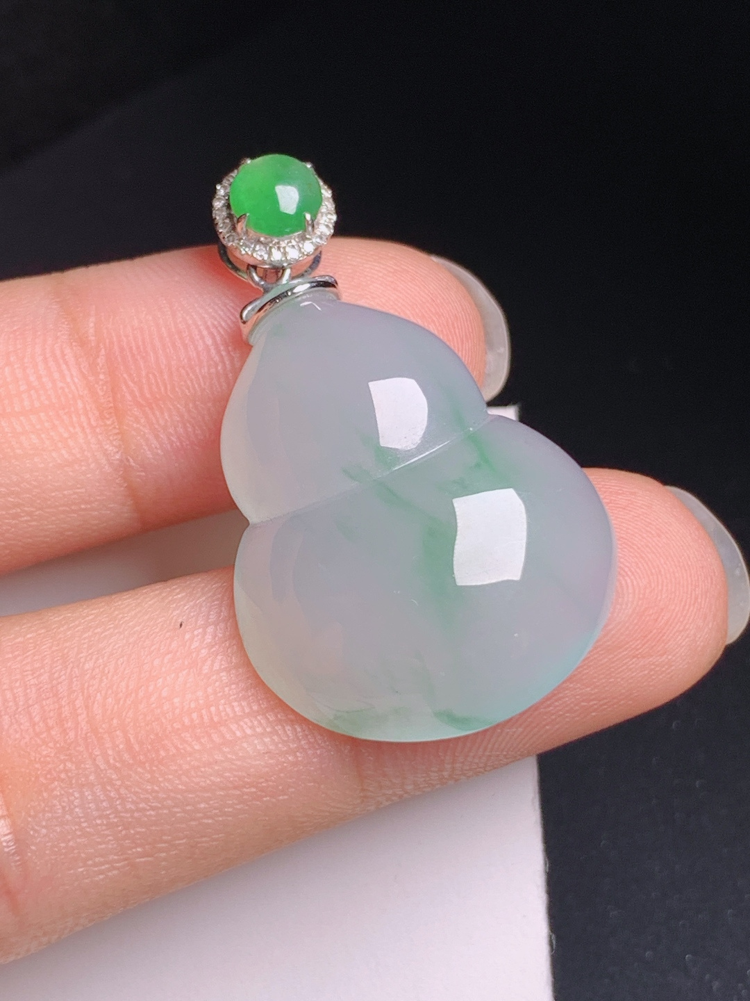 冰种绿葫芦吊坠，种水莹润，福禄相伴，简约雅致