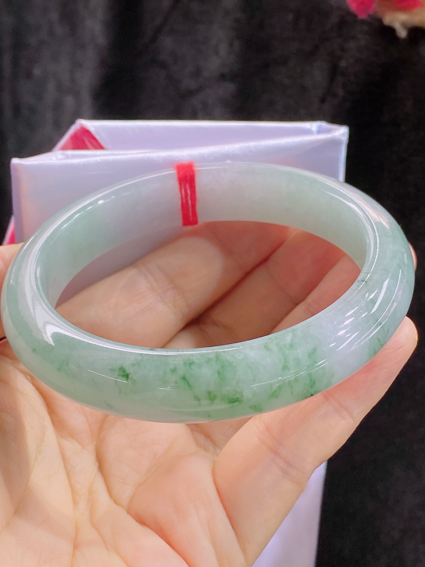 【飘花】正圈手镯，花色清爽，细腻油润，无裂，尺寸59.8/12.3/8.5，B135-807