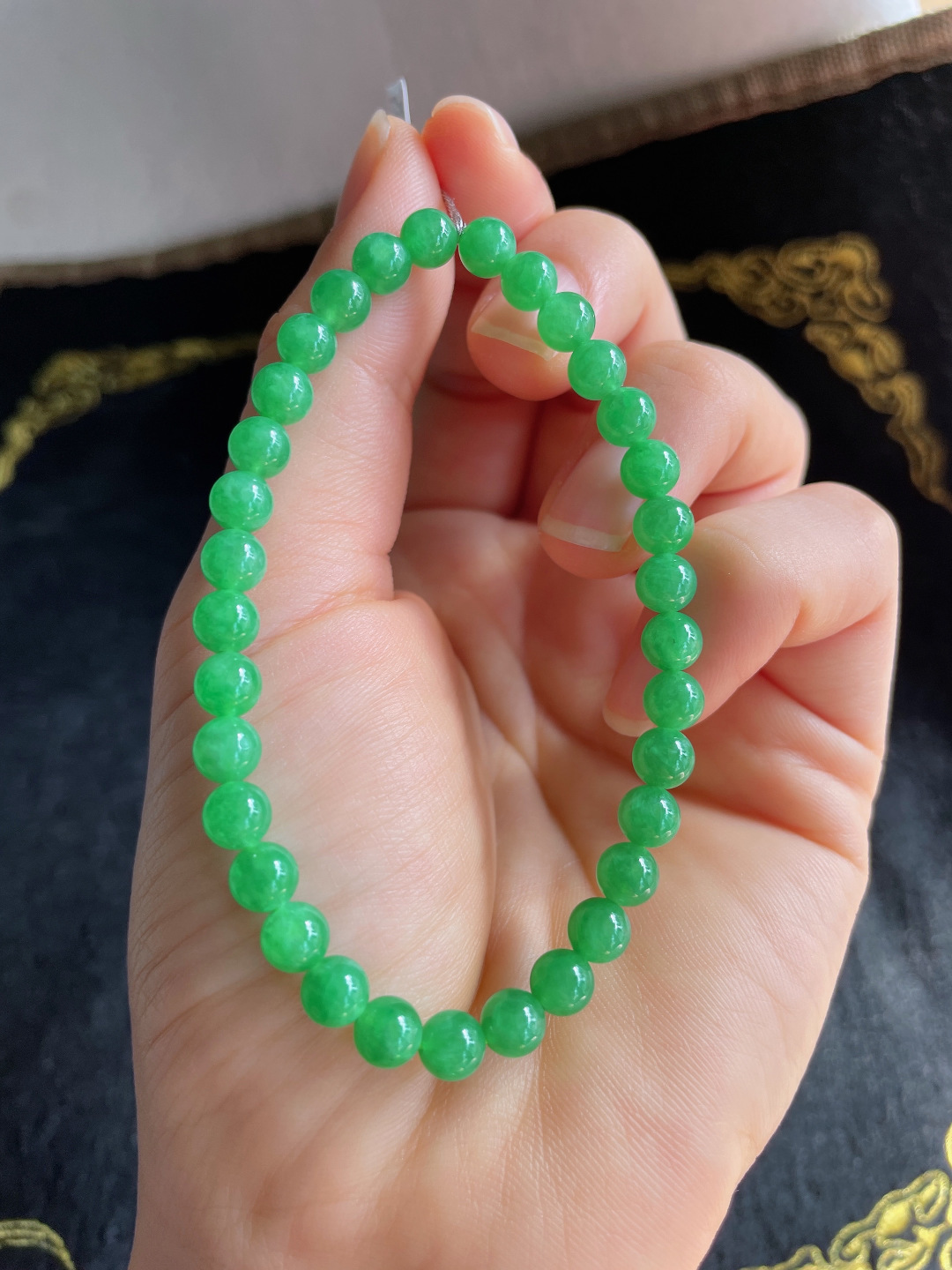 ️，缅甸天然翡翠A货，冰满绿辣绿手串，尺寸：5.5mm。【编3664】