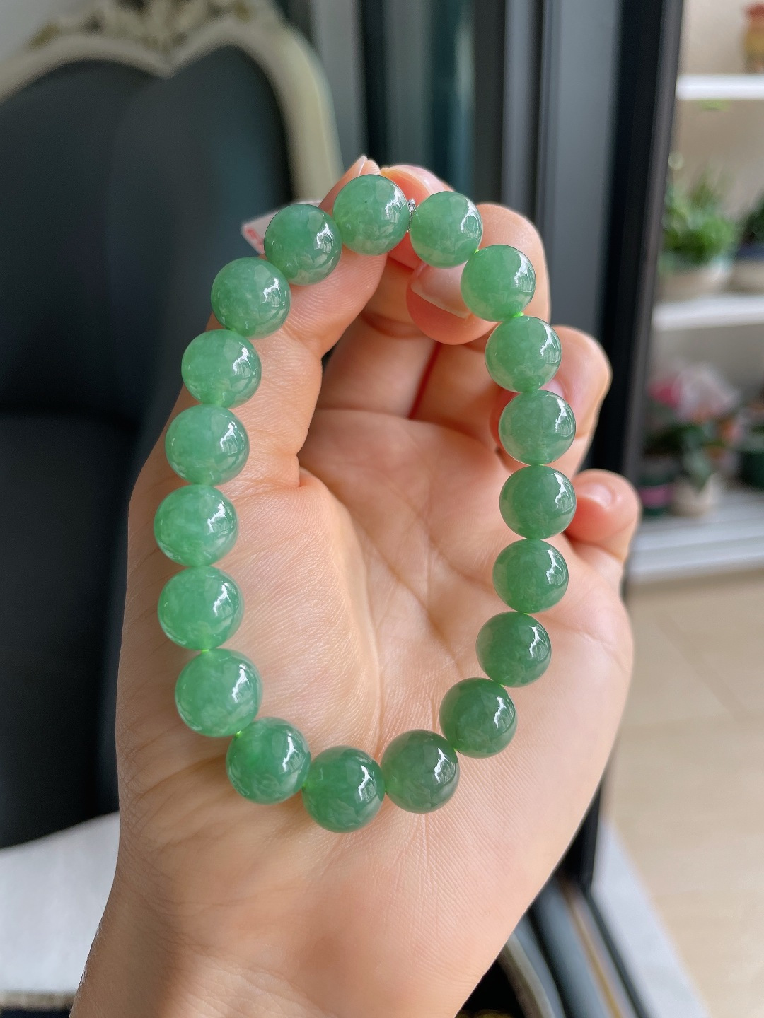 ️，缅甸天然翡翠A货，冰满绿油绿手串，尺寸：9.8mm。【编4507，4508】