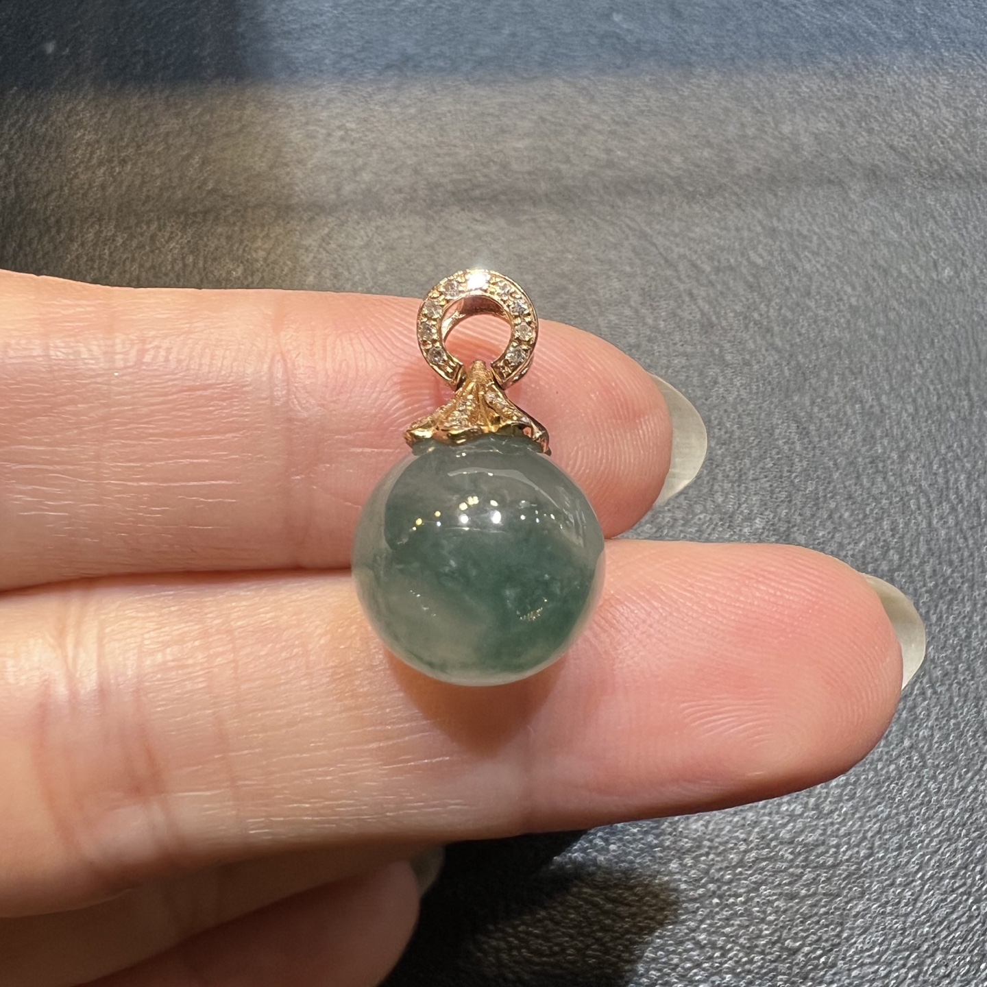 18k金钻石镶嵌冰飘蓝花翡翠圆珠子吊坠天然缅甸A货