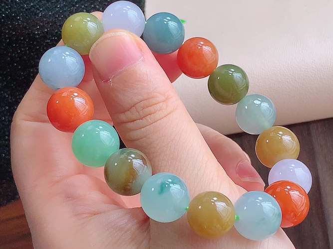 ️ 三彩手串，尺寸取一12.3mm，包A附证书
