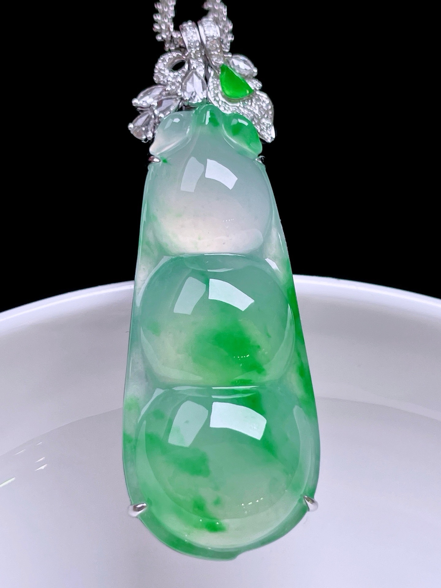 ️ 冰种绿花福豆 花色灵动，种老起光，18k金镶嵌 整体：46.2 裸石：37/15.8/6.8