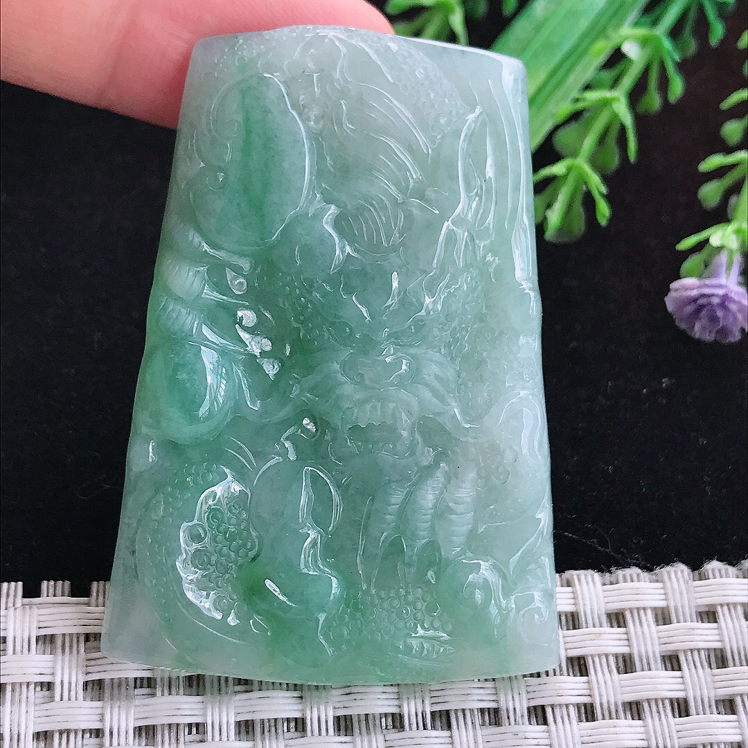 实拍A货翡翠55/39/6老坑冰润起胶满色龙牌吊坠翡翠玉挂件