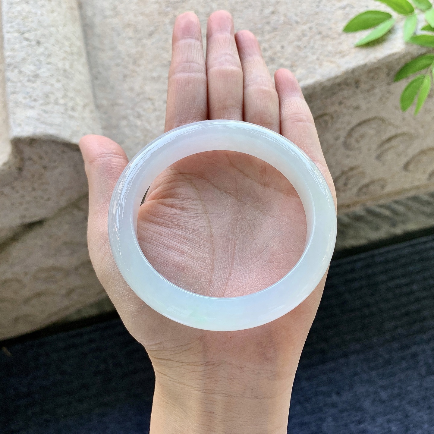 正圈58 59，圈口59.2/11.6/9，编码AD080907，描述细糯底色，水润，种老，细腻，无