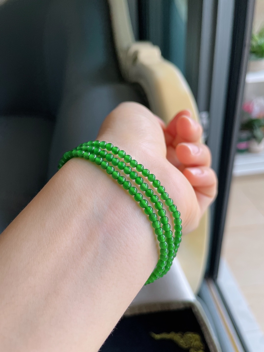 ️，天然翡翠A货，冰满绿小米珠珠链，尺寸：3mm。【编4522】