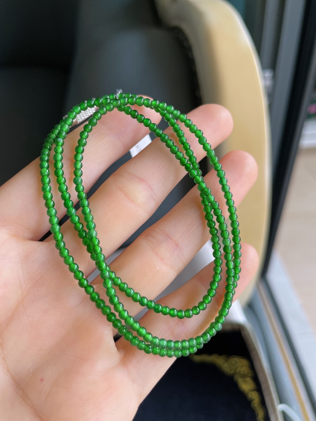 天然翡翠A货，冰满绿小米珠珠链，尺寸：2.3mm。【编4515，4516】