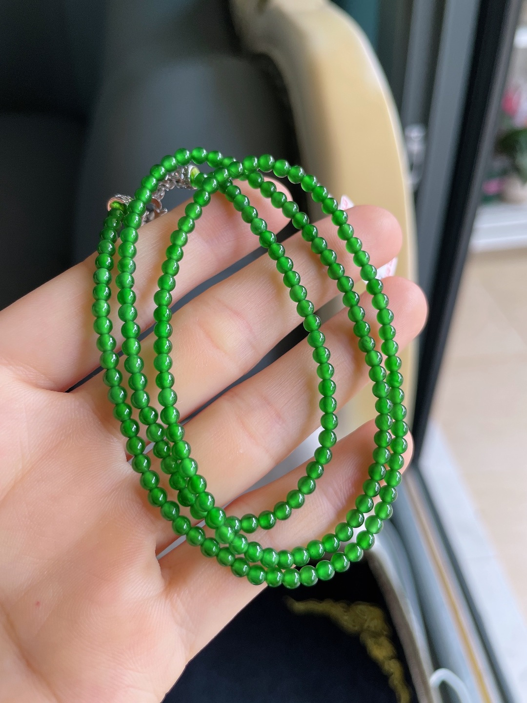 ️，天然翡翠A货，冰满绿小米珠珠链，尺寸：3mm。【编4523】