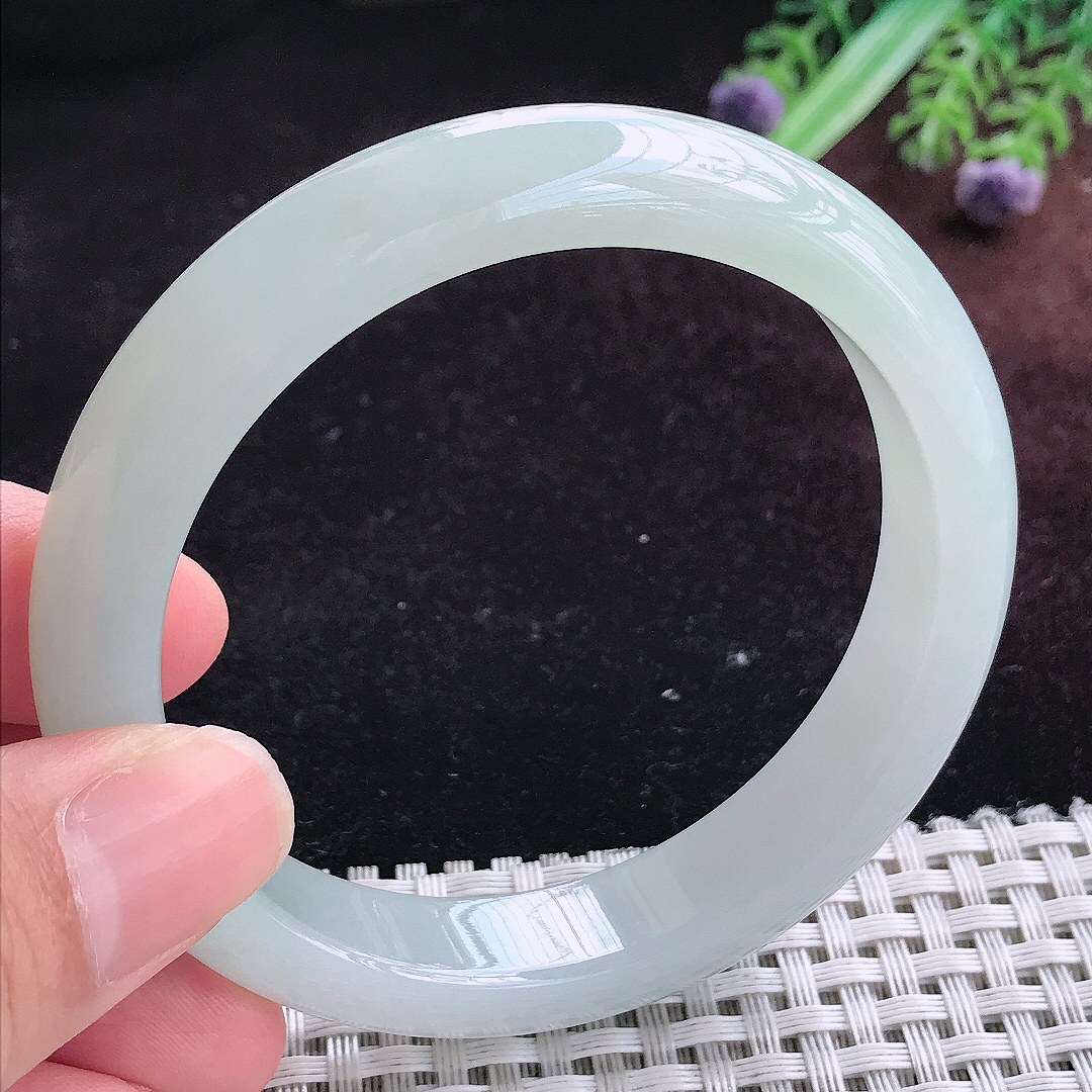 实拍A货翡翠57.8/12.5/8.2老坑冰纯起胶冰晴手镯宽边玉镯平安镯百搭
