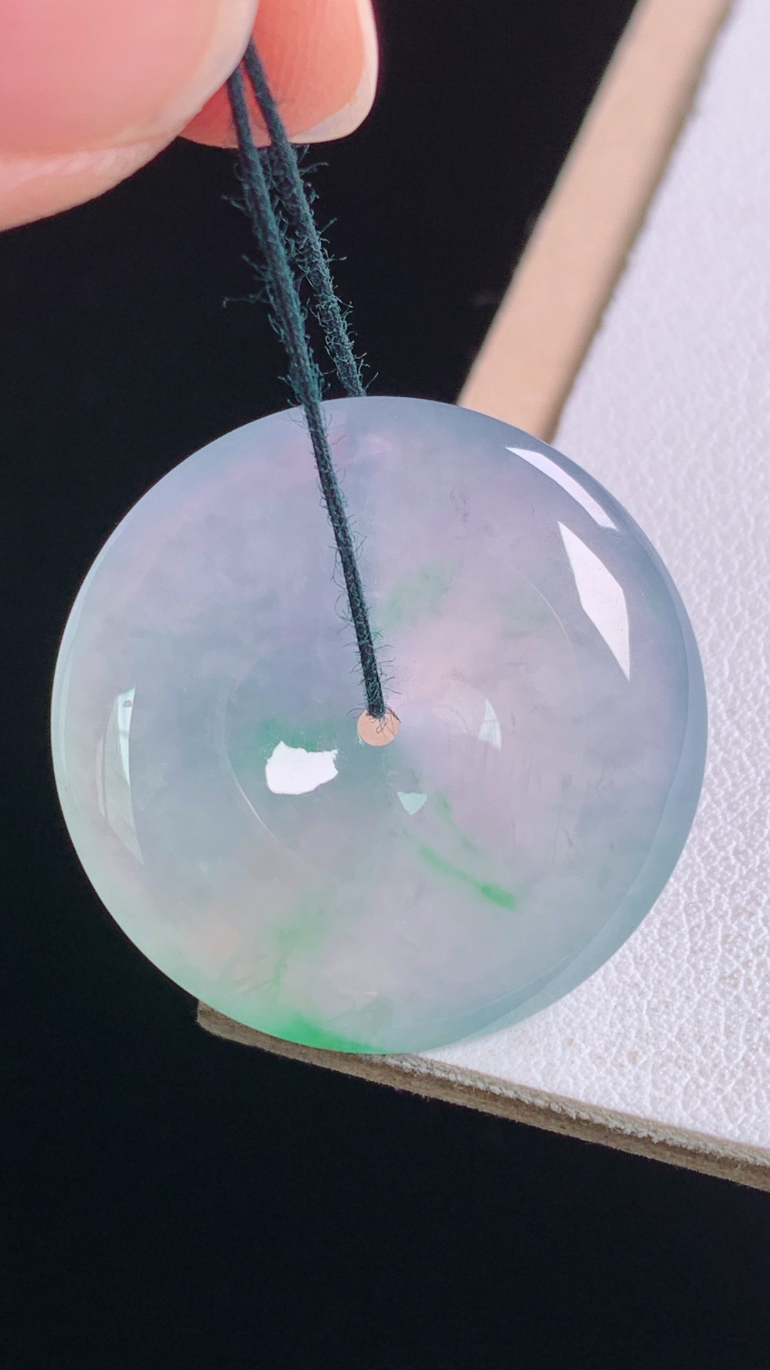 ️冰飘绿平安扣，翠色灵动，清爽水润，无裂，尺寸:26.4-5.6mm