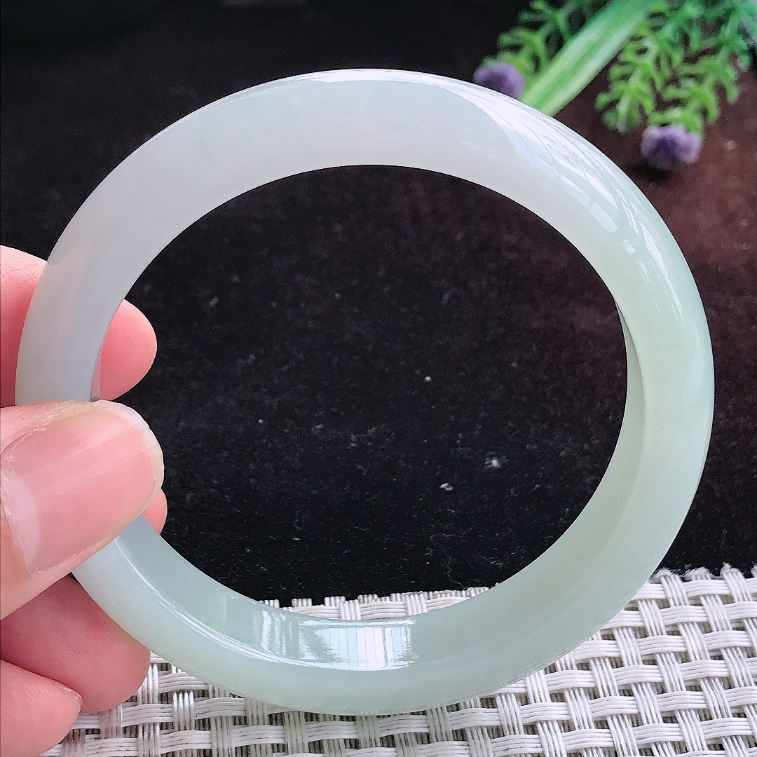 实拍A货翡翠57.8/12.5/8.2老坑冰纯起胶冰晴手镯宽边玉镯平安镯百搭