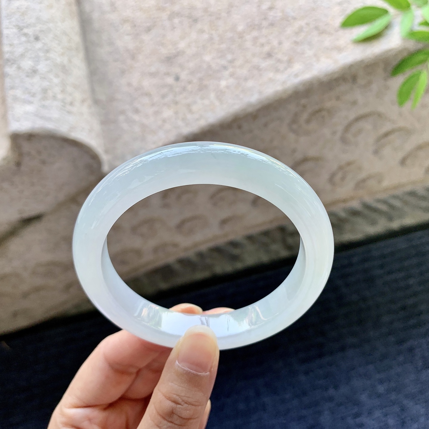正圈58 59，圈口59.2/11.6/9，编码AD080907，描述细糯底色，水润，种老，细腻，无裂。