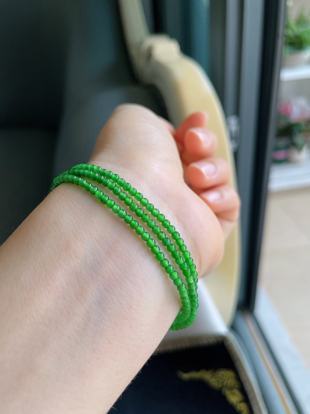 天然翡翠A货，冰满绿小米珠珠链，尺寸：2.3mm。【编4517，4518】